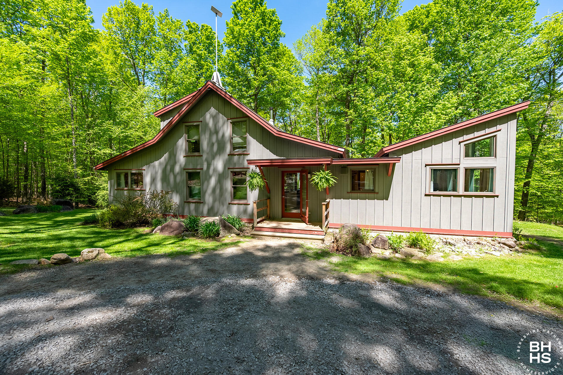 32 Corliss Point Way Keene NY 12942