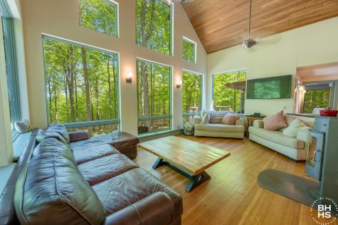 32 Corliss Point Way Keene NY 12942