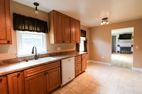 33 Maple Street Morrisonville NY 12962