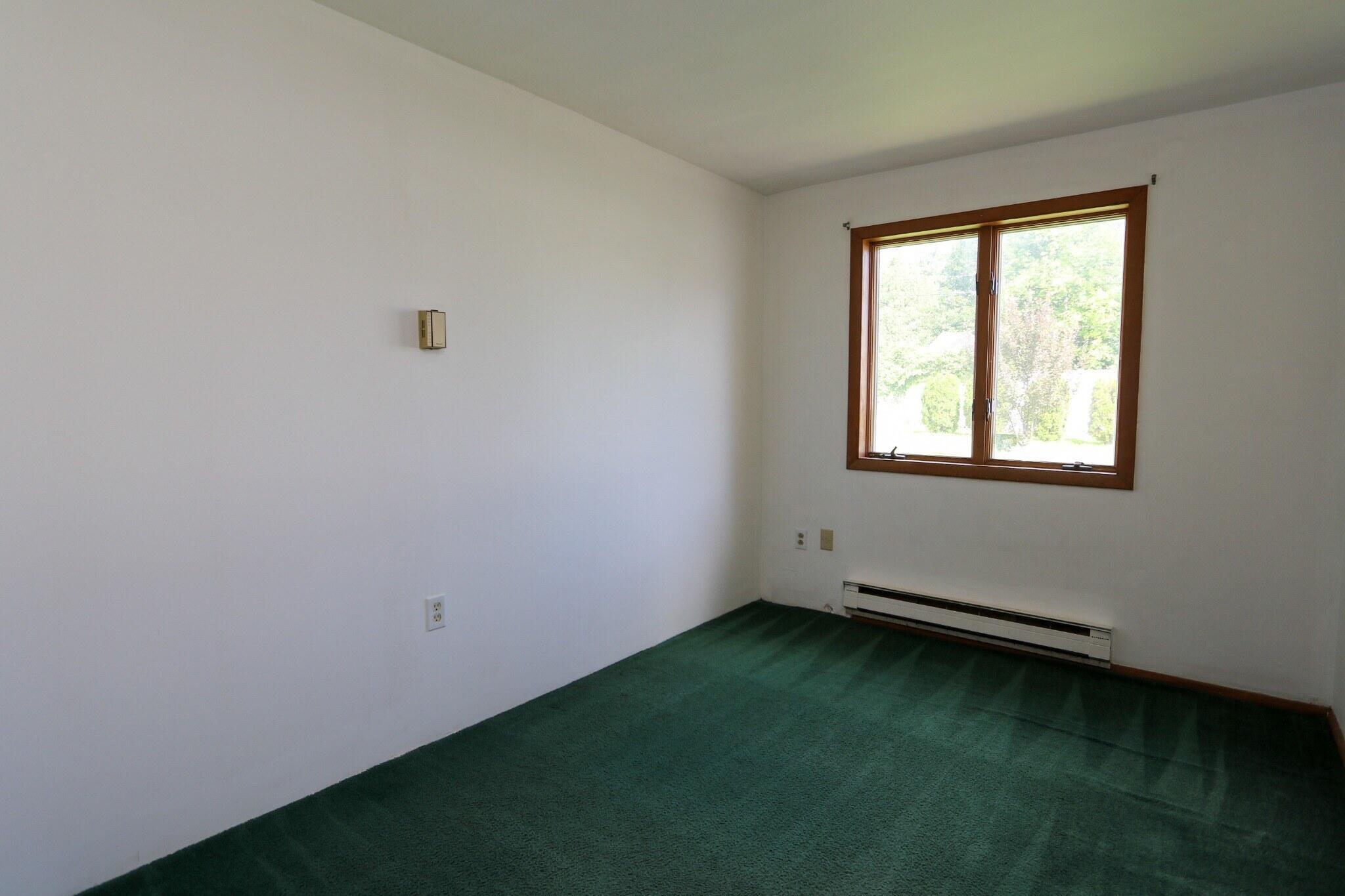 8 Lincoln Lane Plattsburgh NY 12901