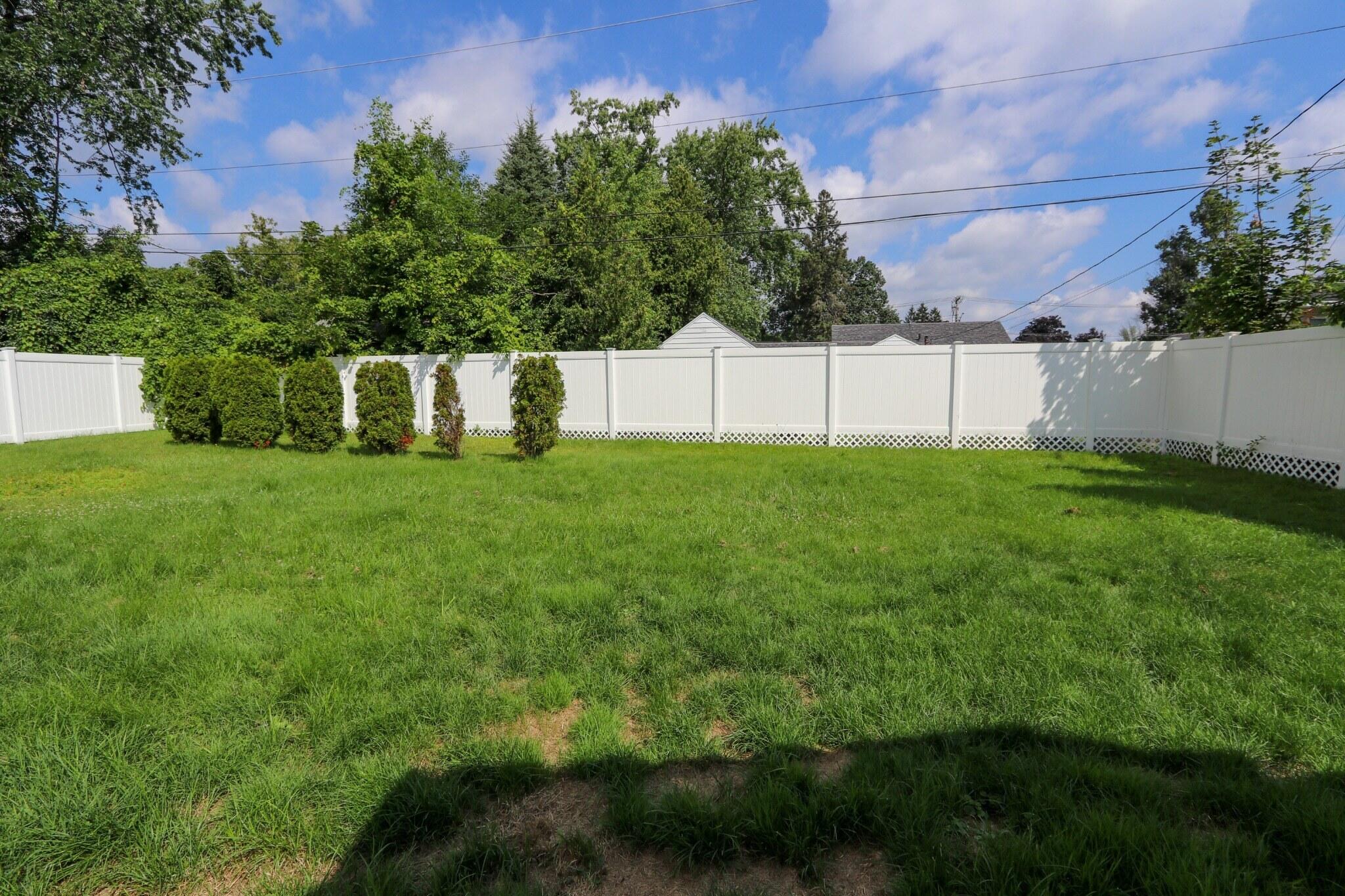 8 Lincoln Lane Plattsburgh NY 12901