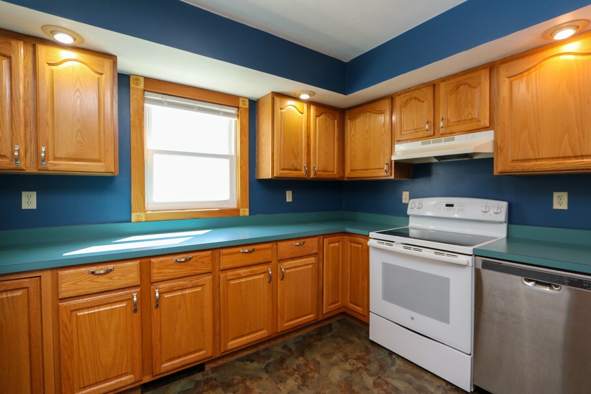 8 Lincoln Lane Plattsburgh NY 12901