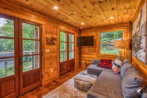 12 George & Bliss Lane Lake Placid NY 12946