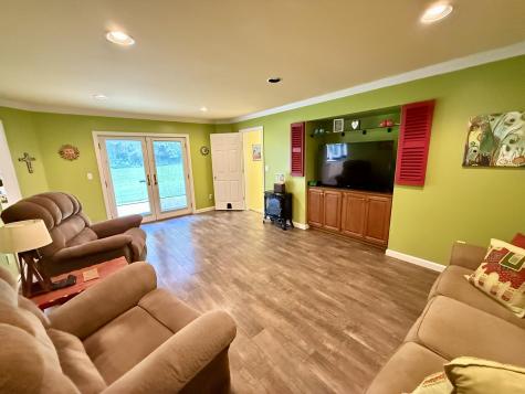 4 Meadowbrook Drive Morrisonville NY 12962