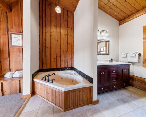 31 Bayside Drive Saranac Lake NY 12983