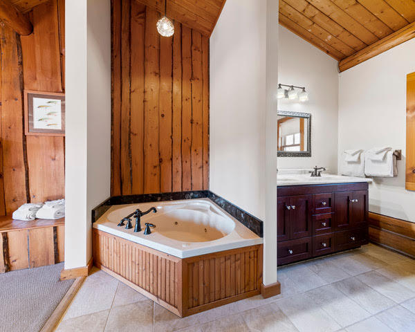 31 Bayside Drive Saranac Lake NY 12983