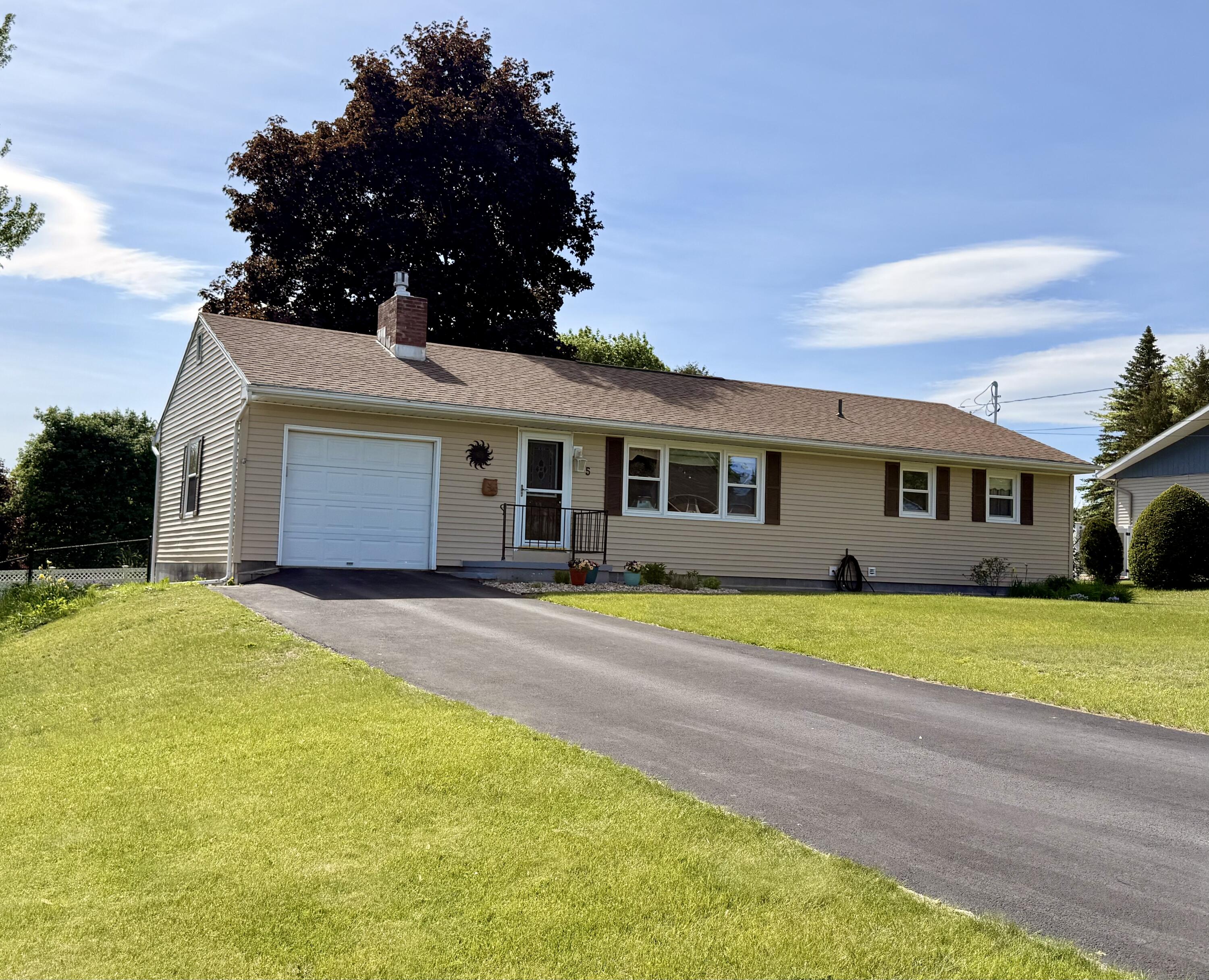 5 Laflure Lane Peru NY 12972