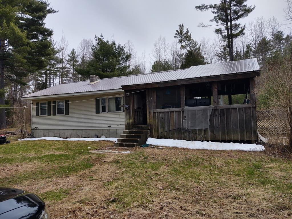 24 Goff Road Westport NY 12993