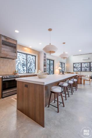 44 Lambs Way Lake Placid NY 12946