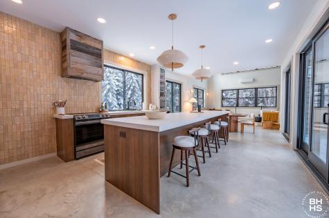 44 Lambs Way Lake Placid NY 12946