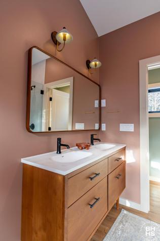 44 Lambs Way Lake Placid NY 12946