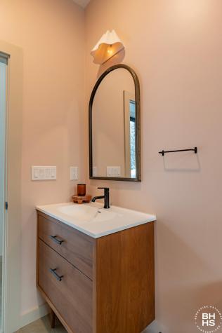 44 Lambs Way Lake Placid NY 12946