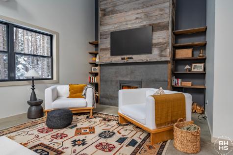 44 Lambs Way Lake Placid NY 12946