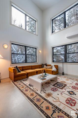 44 Lambs Way Lake Placid NY 12946