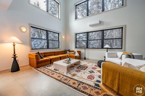 44 Lambs Way Lake Placid NY 12946