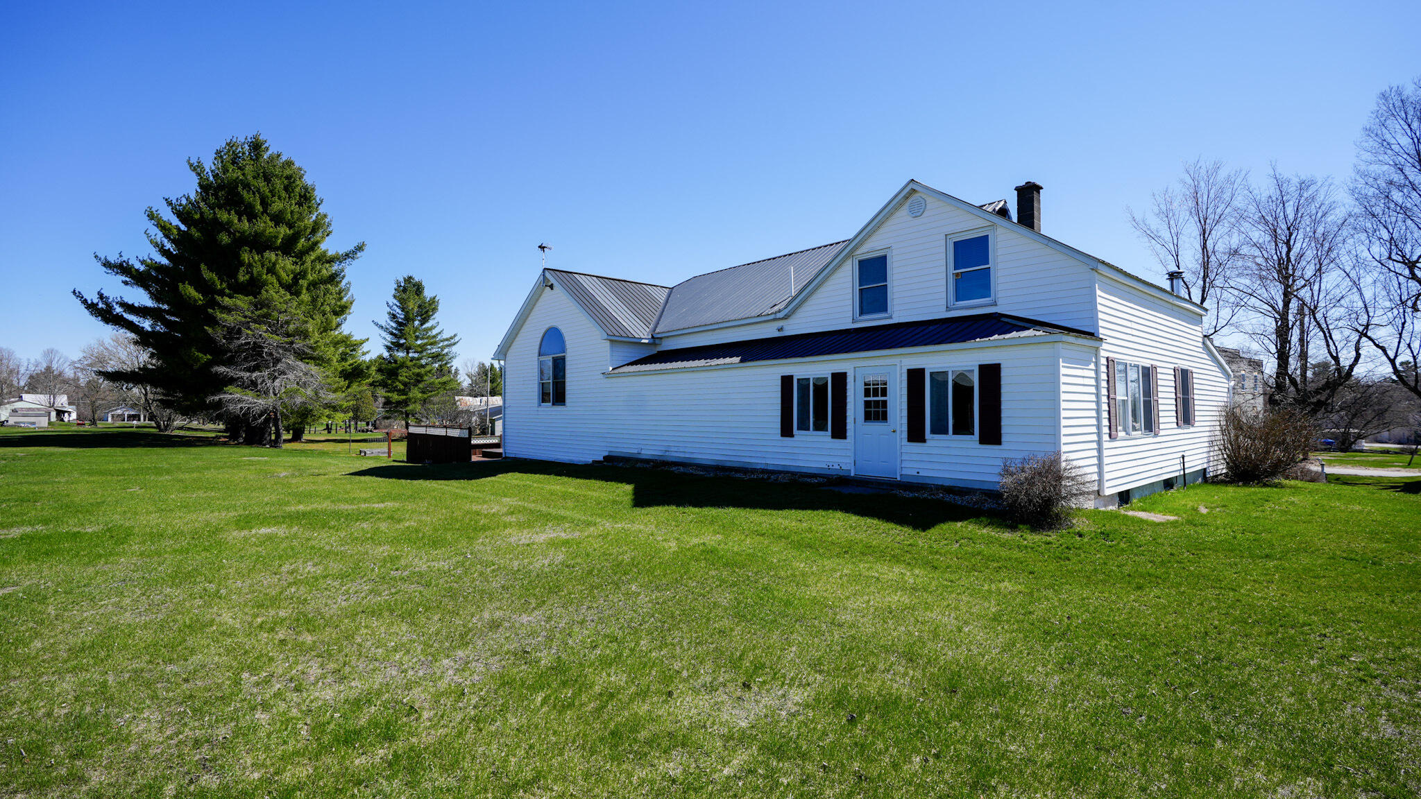 7 Town Hall Road Mooers Forks NY 12959