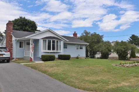 28 Mcintosh Drive Peru NY 12972
