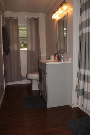 28 Mcintosh Drive Peru NY 12972
