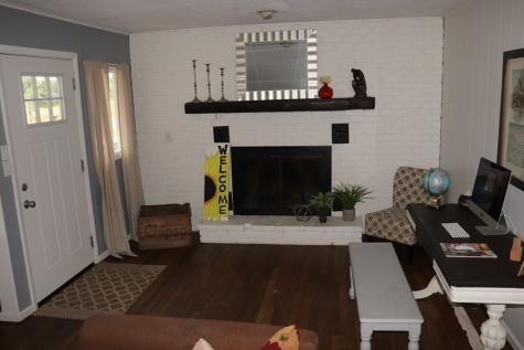 28 Mcintosh Drive Peru NY 12972