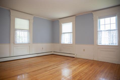 13 Beggs Point Street Essex NY 12936