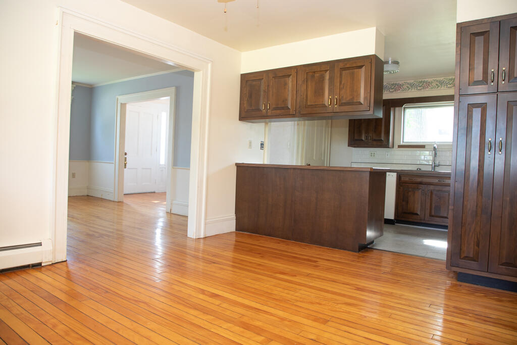 13 Beggs Point Street Essex NY 12936