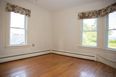 13 Beggs Point Street Essex NY 12936