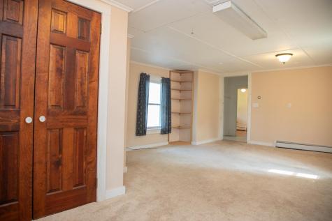 13 Beggs Point Street Essex NY 12936