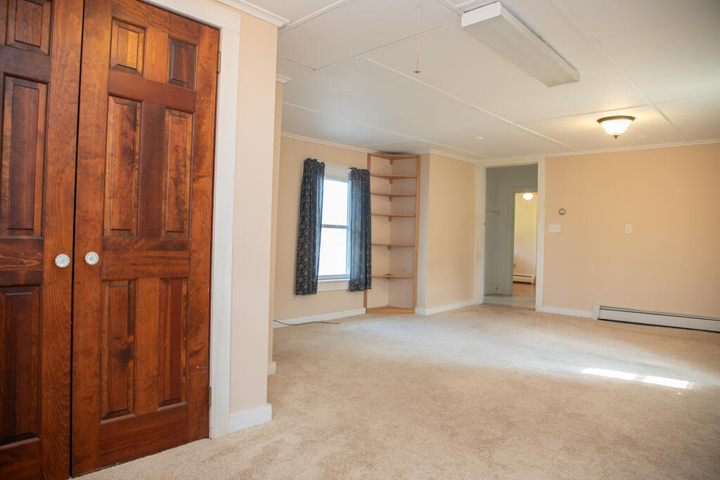 13 Beggs Point Street Essex NY 12936