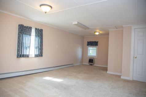 13 Beggs Point Street Essex NY 12936