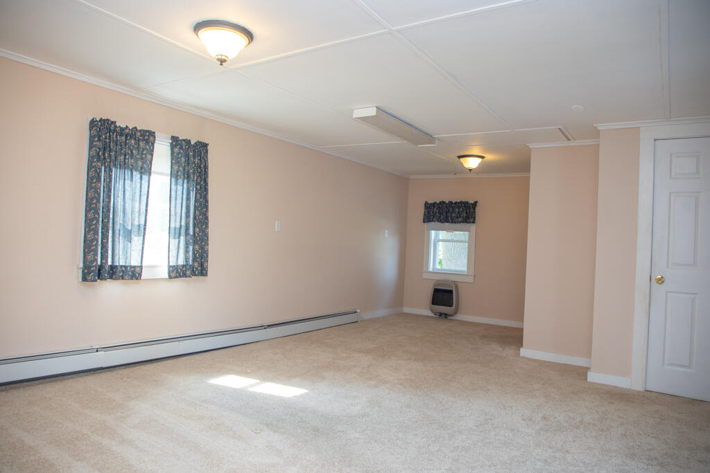 13 Beggs Point Street Essex NY 12936