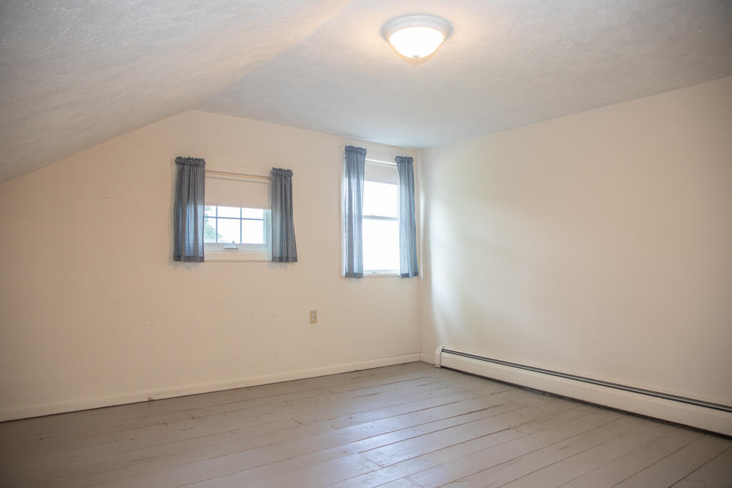 13 Beggs Point Street Essex NY 12936