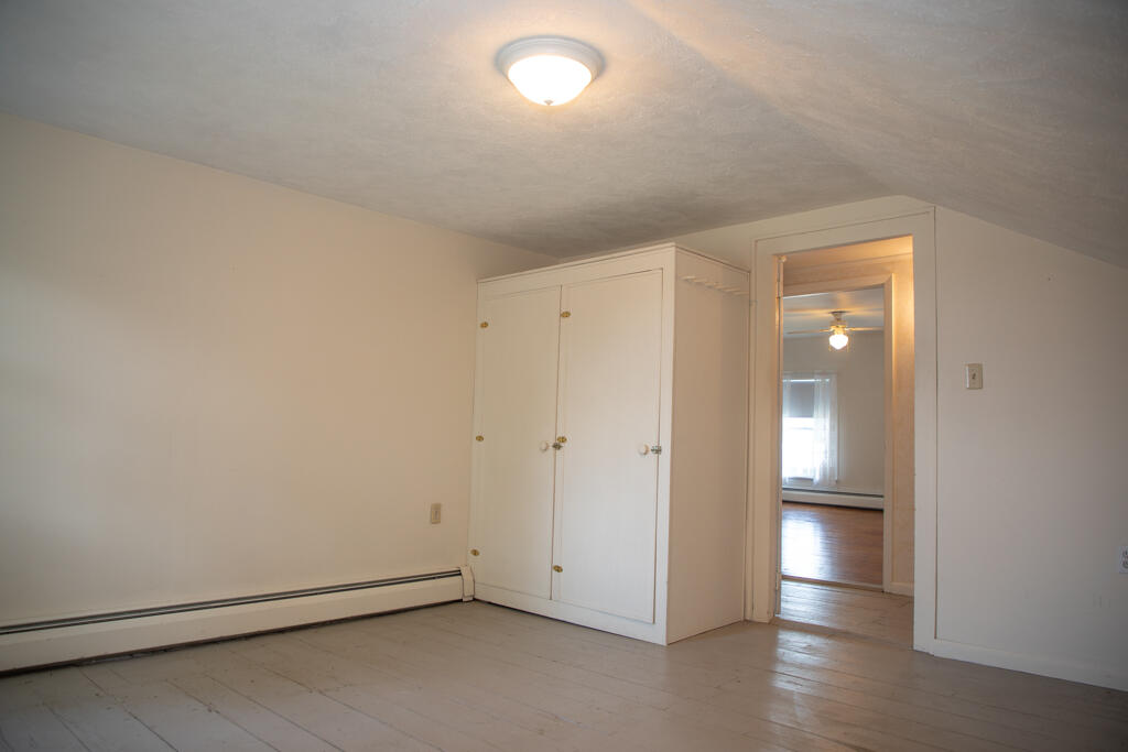 13 Beggs Point Street Essex NY 12936