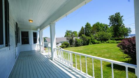 13 Beggs Point Street Essex NY 12936