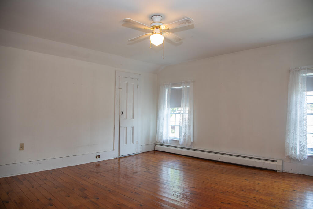 13 Beggs Point Street Essex NY 12936