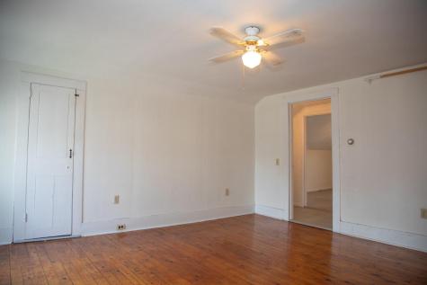 13 Beggs Point Street Essex NY 12936
