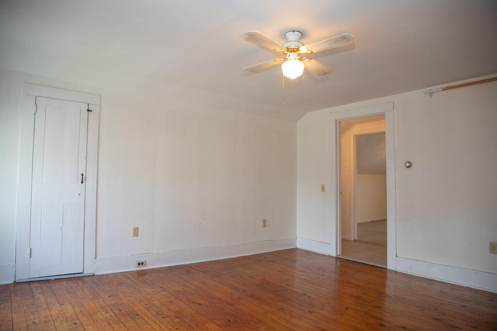 13 Beggs Point Street Essex NY 12936