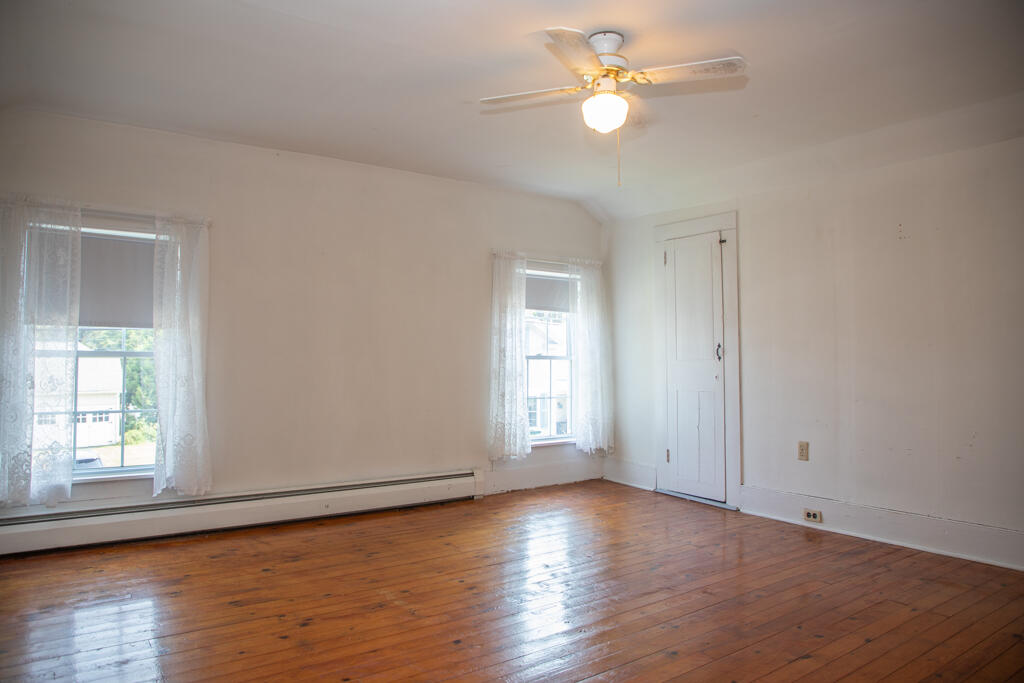 13 Beggs Point Street Essex NY 12936