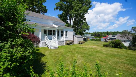 13 Beggs Point Street Essex NY 12936