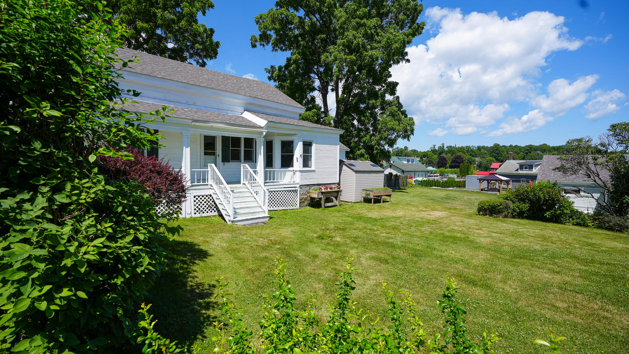 13 Beggs Point Street Essex NY 12936