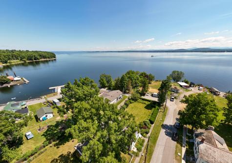 13 Beggs Point Street Essex NY 12936