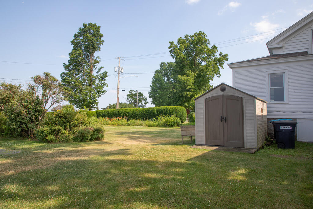 13 Beggs Point Street Essex NY 12936