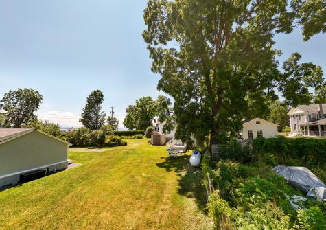 13 Beggs Point Street Essex NY 12936
