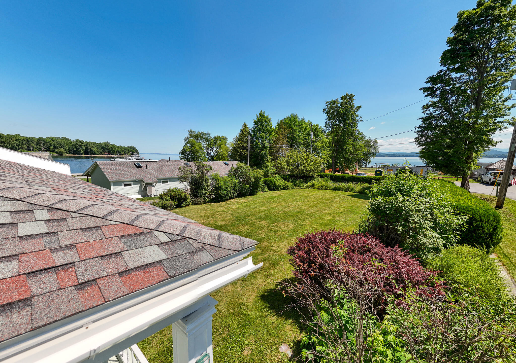 13 Beggs Point Street Essex NY 12936