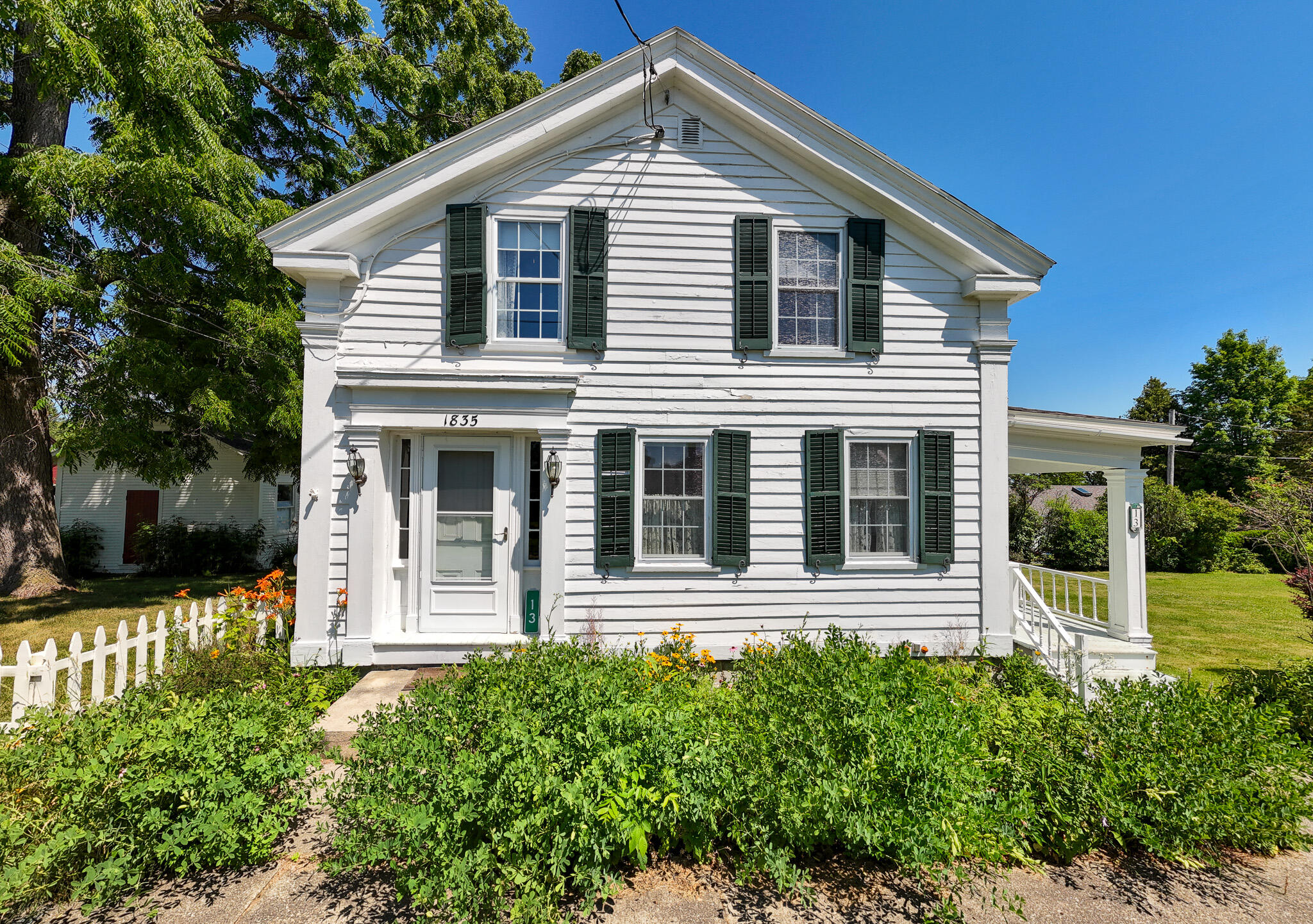 13 Beggs Point Street Essex NY 12936