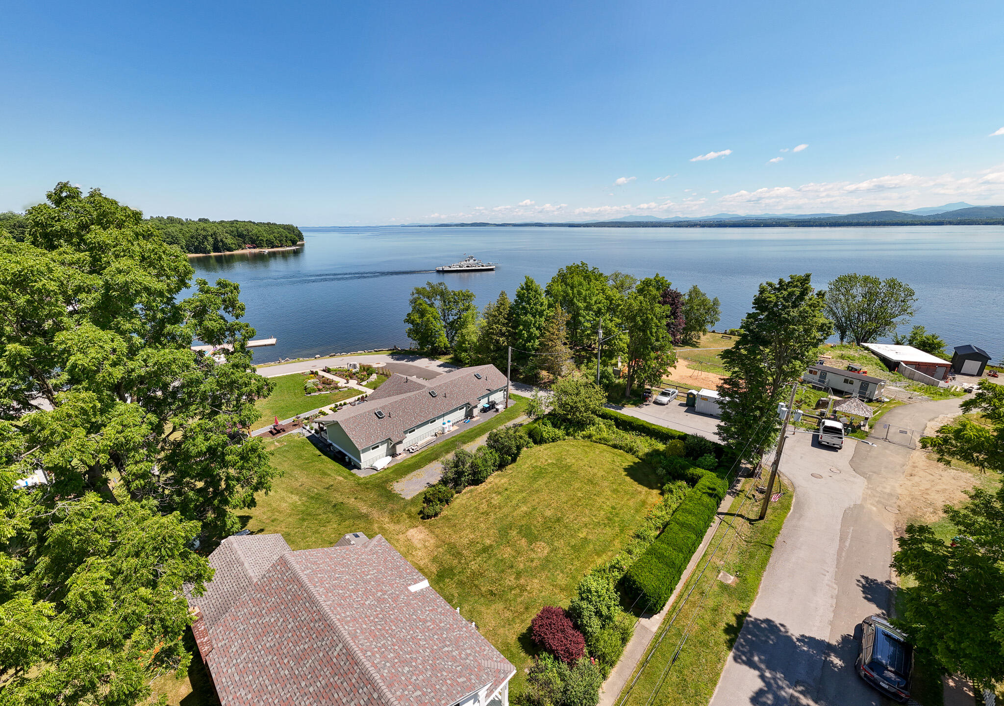 13 Beggs Point Street Essex NY 12936