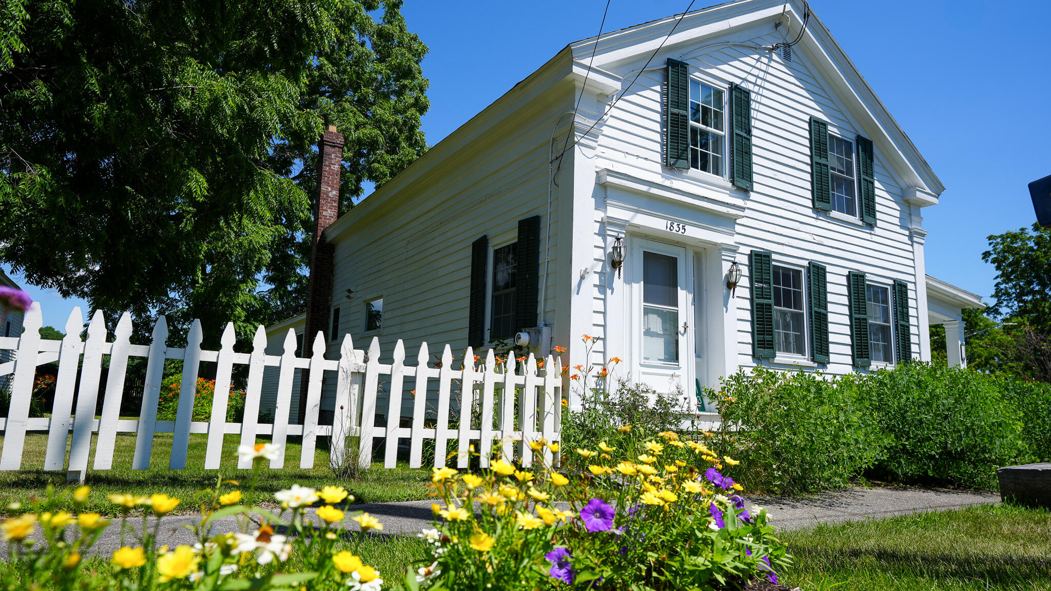 13 Beggs Point Street Essex NY 12936