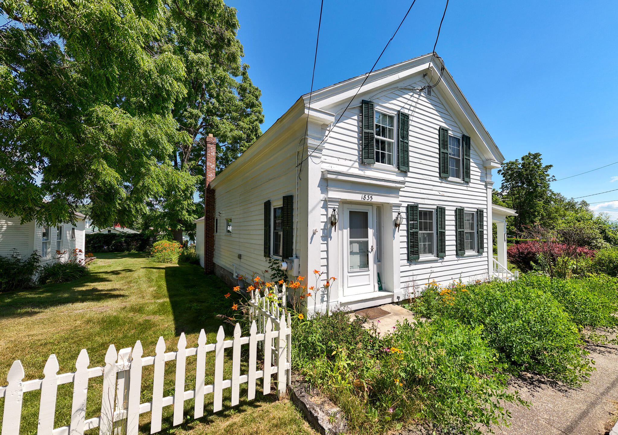 13 Beggs Point Street Essex NY 12936