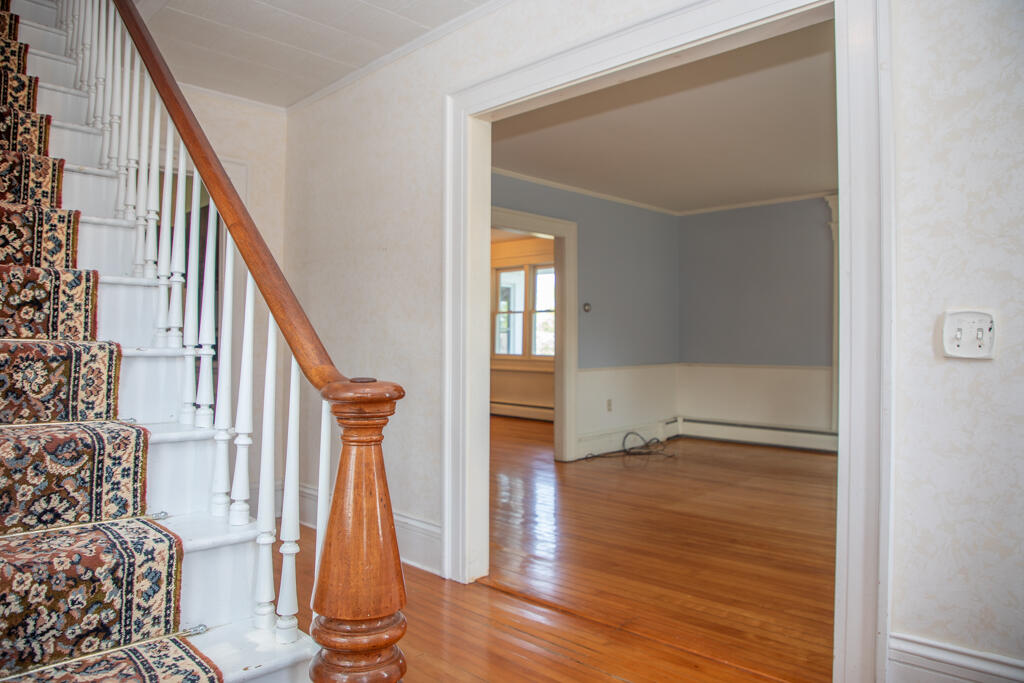 13 Beggs Point Street Essex NY 12936