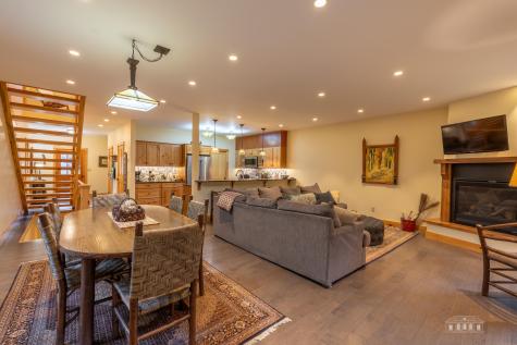 17 Cimarron Trail Lake Placid NY 12946