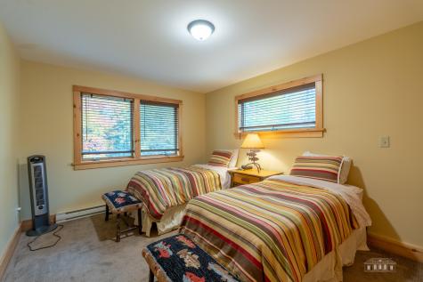 17 Cimarron Trail Lake Placid NY 12946